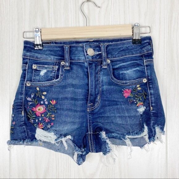 American Eagle Outfitters Pants - American Eagle | Floral Embroidered Hi Rise Shorties Ne(x)t Level Stretch Size 2